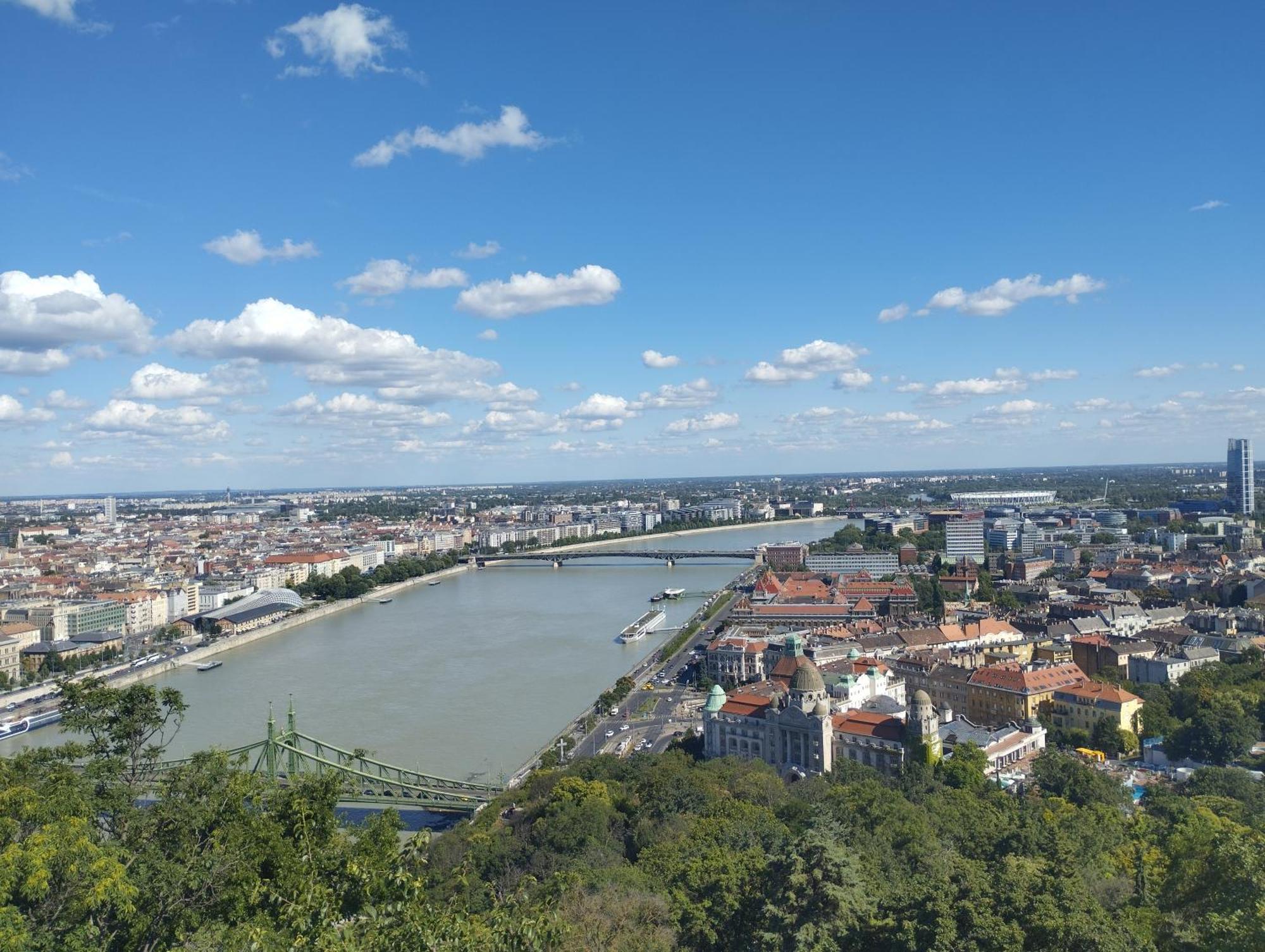 Free Parking Garage! Downtown Apartment Close To New York Cafe Budapest Ngoại thất bức ảnh